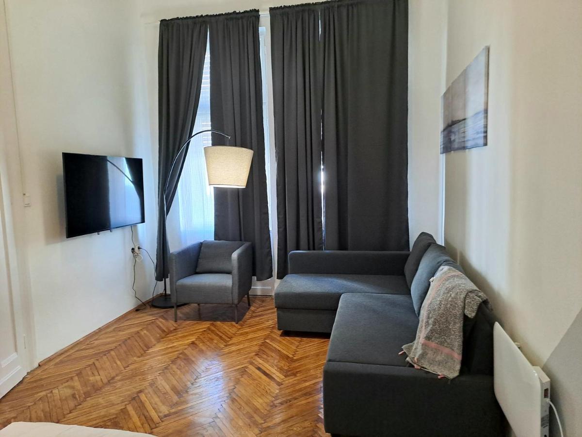 Emerald Apartment Budapest Luaran gambar