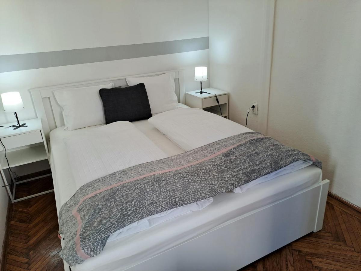 Emerald Apartment Budapest Luaran gambar
