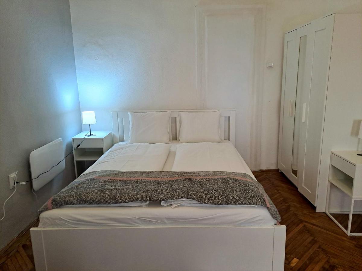 Emerald Apartment Budapest Luaran gambar