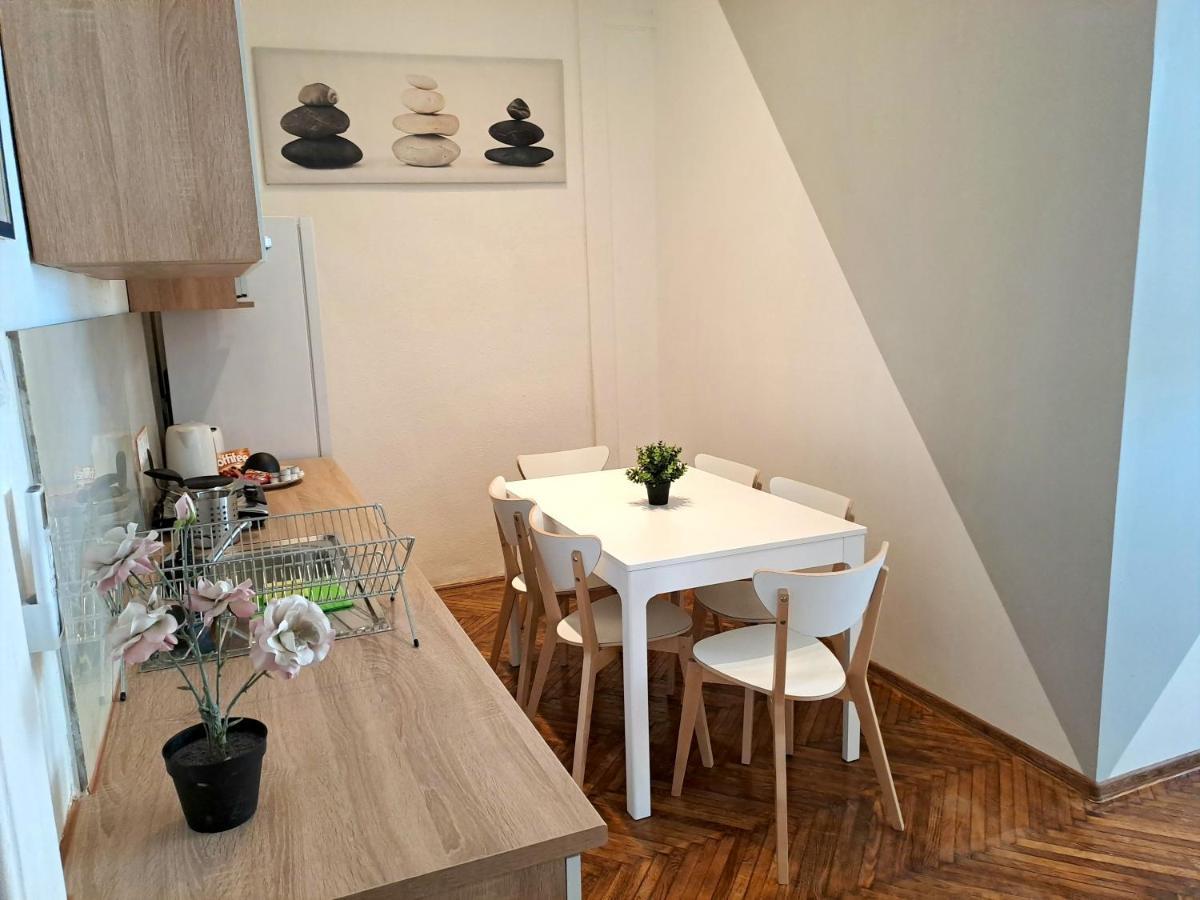 Emerald Apartment Budapest Luaran gambar