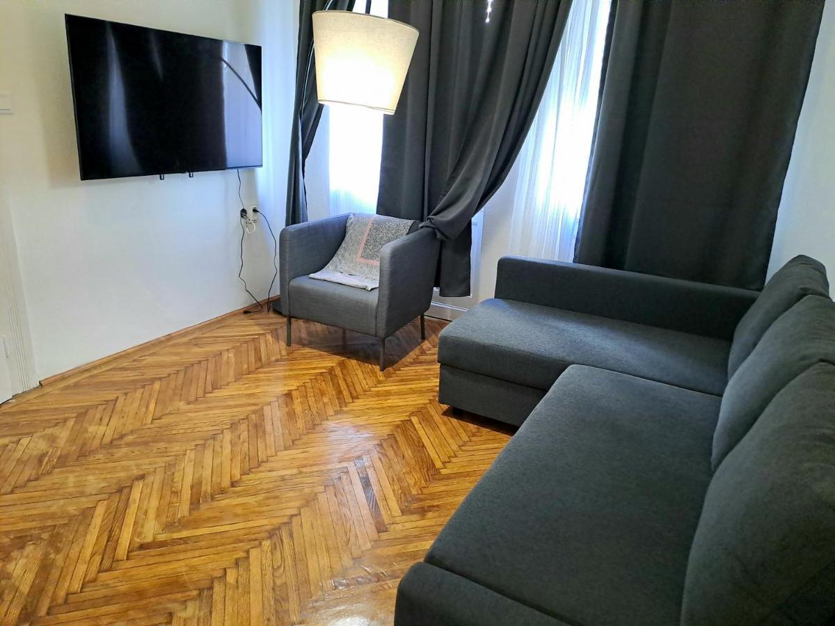 Emerald Apartment Budapest Luaran gambar